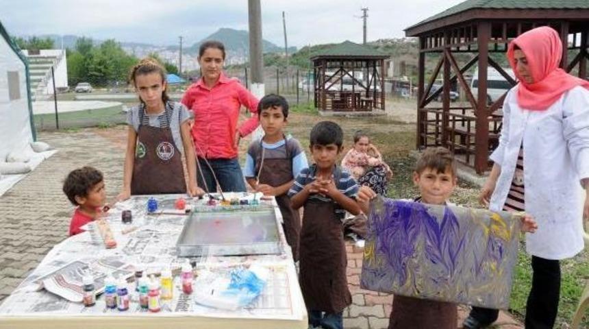 Mevsimlik Fındık Iş&ccedil;ilerinin &Ccedil;ocuklarına Ebru Kursu