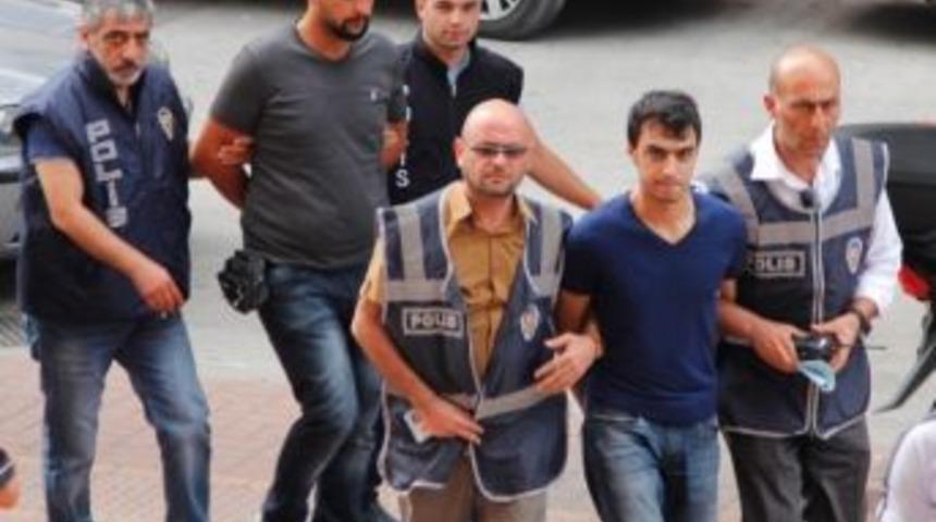 Dolandırıcılar Su&ccedil;&uuml;st&uuml; Yakalandı