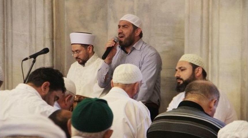 &Uuml;sk&uuml;dar&rsquo;da Şehitler İ&ccedil;in Dualar Okundu