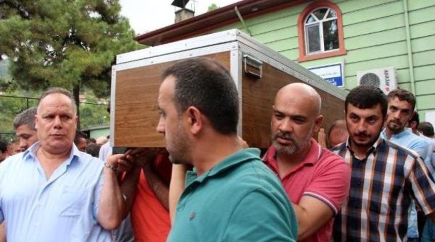 Piknik T&uuml;p&uuml;n&uuml;n Patlamasıyla Yaralanan Eski Kul&uuml;p Başkanı Kurtarılamadı