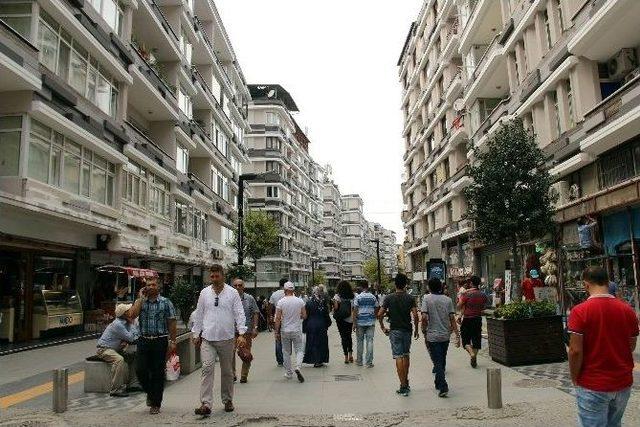 Cadde Avm Göz Kamaştırıyor