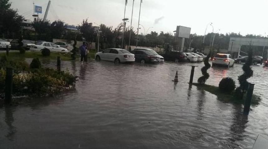 Ankara&rsquo;da Sağanak Yağış