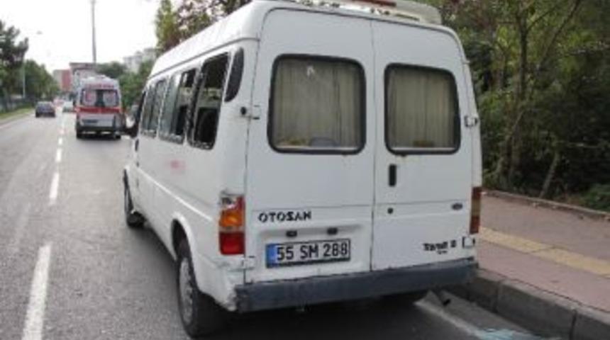 Kaza Yapan Motosiklet S&uuml;r&uuml;c&uuml;s&uuml; Yaralı Olarak Ka&ccedil;tı