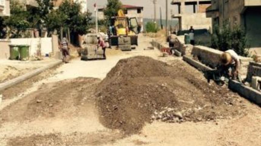 K&ouml;rfez Eşref Bitlis Caddesinde Kaldırımlar Yenileniyor