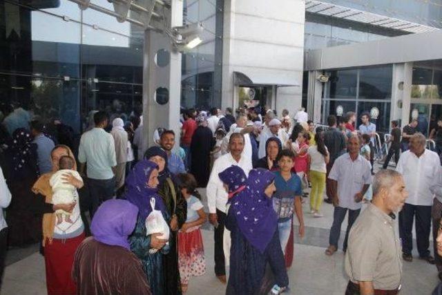 Şanlıurfa'da Ilk Hacı Adayı Kafilesi Dualarla Uğurlandı