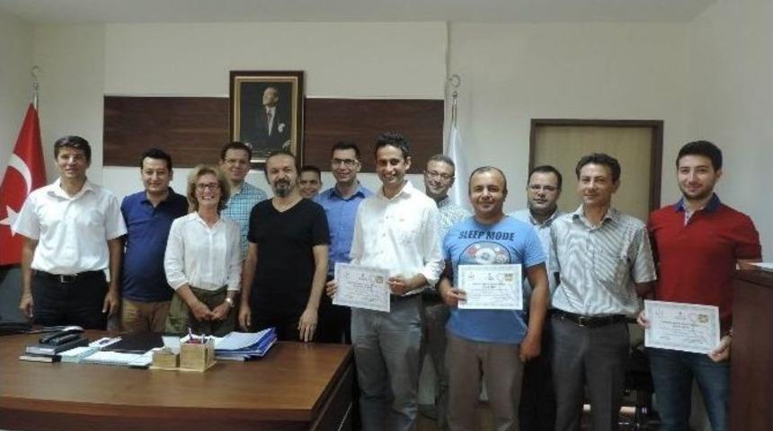 Bilgi İşlemcilere Pardus Eğitimi Verildi