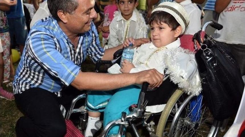 Muratpaşa Belediyesi 262 &Ccedil;ocuğu S&uuml;nnet Ettirdi