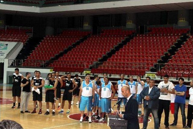 Büyükşehir Belediyesi Şirketler Basketbol Ligi Şampiyonu Hürriyet Endüstri Meslek Lisesi Oldu