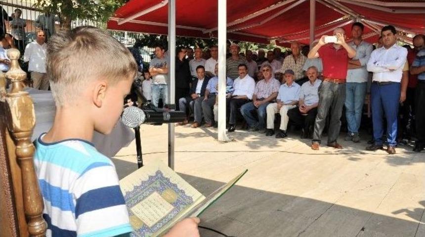 Başkan Ak, Kur&rsquo;an Kursu Birincilerine Bisiklet Hediye Etti