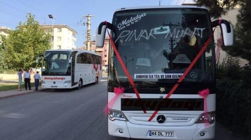 Malatyalı &Ccedil;iftin Sıra Dışı Gelin Arabası