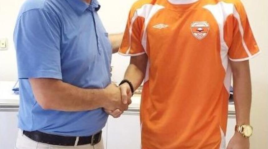 Canberk Dilaver, Adanaspor İle 3 Yıllık S&ouml;zleşme İmzaladı