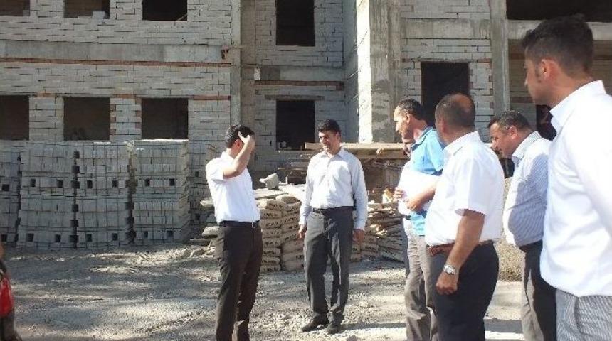 Kaymakam Yeni Yapılan H&uuml;k&uuml;met Konağı İnşaatını Gezdi