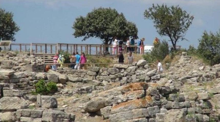 Engelsiz Troia D&uuml;nyada Ilk Olacak