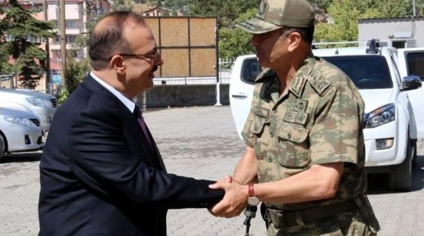 Kara Kuvvetleri Komutanı Orgeneral &Ccedil;olak Hakkari&rsquo;de