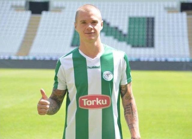 Torku Konyaspor'a Holmen'den Imza