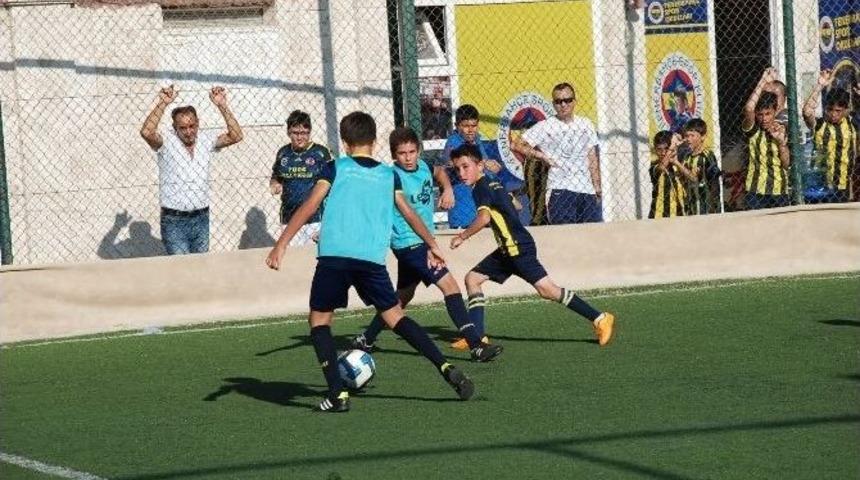 Fb Sevdalısı &Ccedil;ocuklar Didim&rsquo;de Dostluk Ma&ccedil;ında Karşılaştı