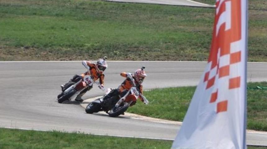 Uşak'ta S&uuml;permoto Heyecanı