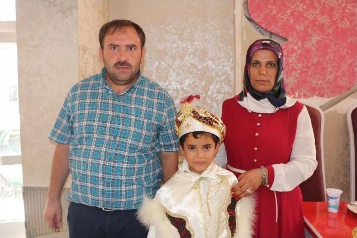 Sağlık Hak-sen Ağrı Şube Başkanı Kılı&ccedil;aslan&rsquo;ın Oğlu S&uuml;nnet Oldu