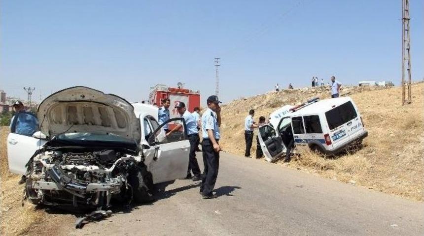 Kovalamaca K&ouml;t&uuml; Bitti: 2&rsquo;si Polis, 9 Yaralı