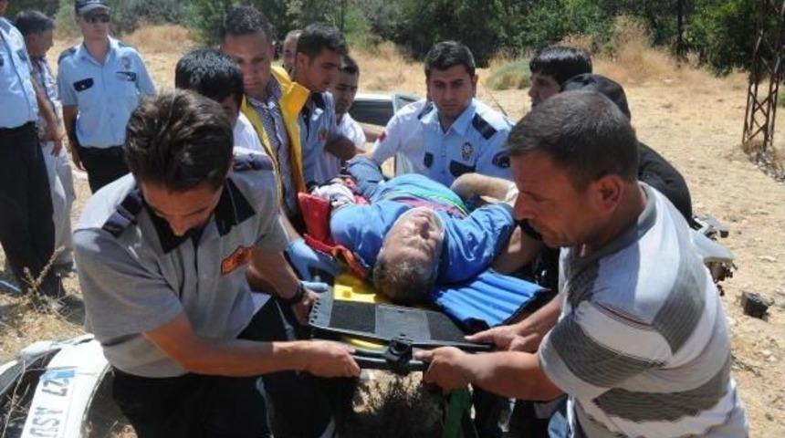 Polisten Ka&ccedil;an Ş&uuml;pheliler, Zincirleme Kazaya Karışınca Yakalandı