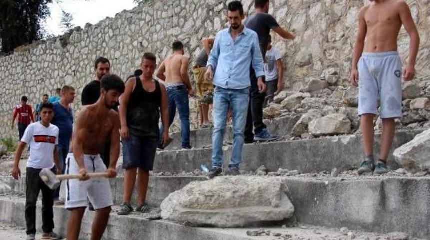 Zonguldak K&ouml;m&uuml;rspor Taraftarlarından &Ouml;rnek Davranış