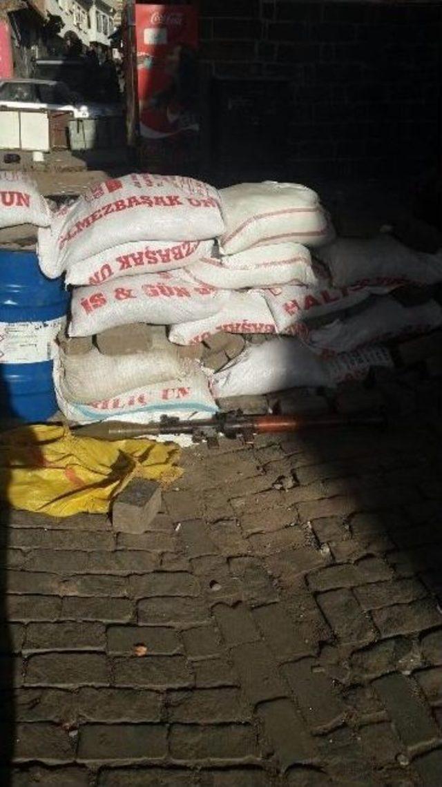 Öldürülen Teröristin Üzerinden Cephane Çıktı 2