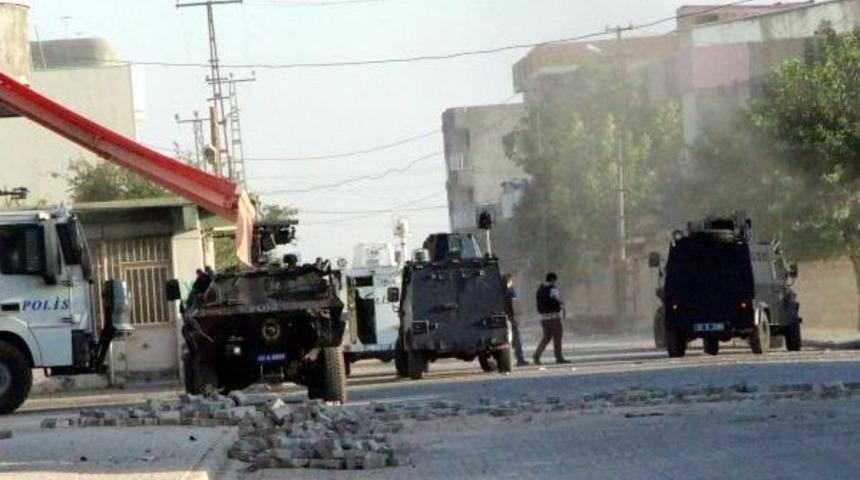 Nusaybin'de Hendek Kapatan Polislere Ateş A&ccedil;ıldı