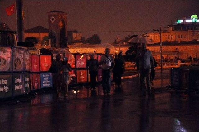 İstanbul’da Beklenen Yağmur Yağdı