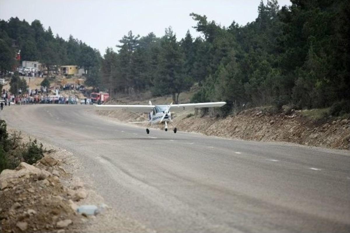 S&ouml;z&uuml;n&uuml; Tutan Başkan S&ouml;zl&uuml;, Yaptırdığı Yayla Yoluna U&ccedil;ak İndirdi