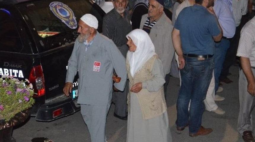 Tosya&rsquo;da İlk Hac Kafilesi Dualarla Uğurlandı