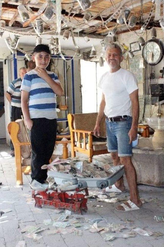 (&ouml;zel Haber) Meteliksiz Milyoner Parasıyla Adam Tarttı 3