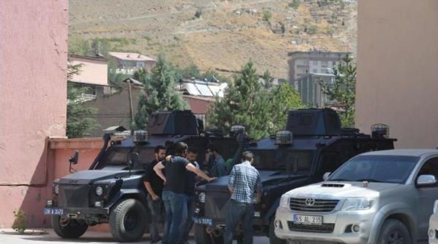 Hakkari Belediye Eş Başkanları Adliyeye Sevk Edildi