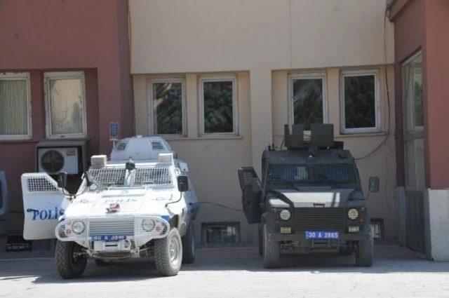 Hakkari Belediye Eş Başkanları Adliyeye Sevk Edildi