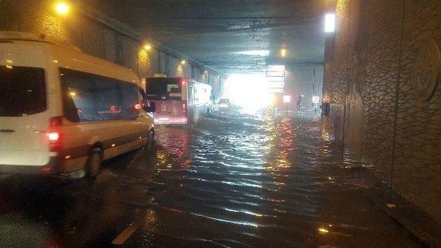 Taksim-tarlabaşı Tünelini Su Bastı