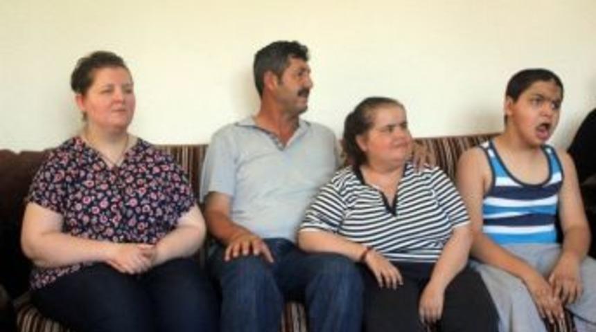 Engelli &Ccedil;ocuklarına Bakacak Bakıcı Bulamıyorlar