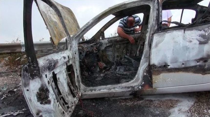 İstanbul&rsquo;da &Ccedil;alınan Otomobil K&ouml;rfez&rsquo;de Yandı