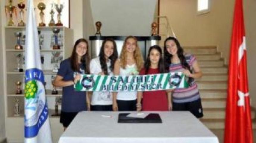 Salihli Belediyespor Filesine Taze Kan