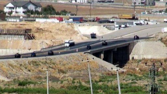 Kuzey Irak Sınırında, T&uuml;rkiye ye Ge&ccedil;meye &Ccedil;alışan Pkk lılara Bomba Yağdı 3