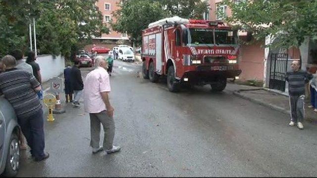 Yağmurla Birlikte Otoparkın Duvarı Çöktü