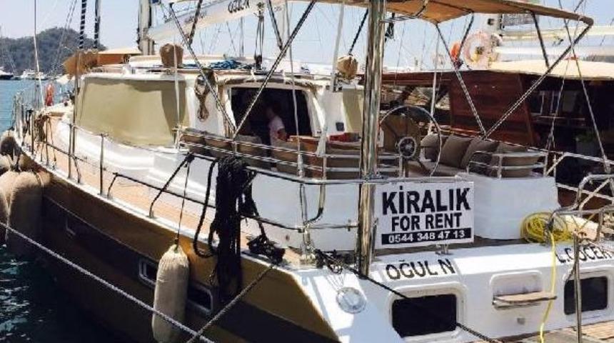 G&ouml;cek'te Yat Battı, 7 Kişi Son Anda Zodyak Botla Kurtuldu