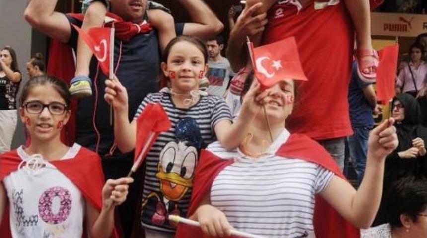 Samsunlular, Ter&ouml;re Tepki I&ccedil;in Y&uuml;r&uuml;d&uuml;