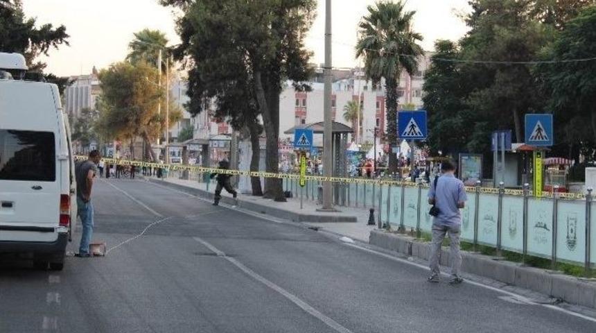 Otob&uuml;s Durağına Bırakılan &Ccedil;anta Bomba Paniğine Neden Oldu