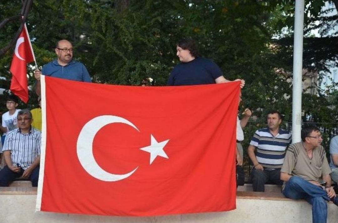 Bilecik&rsquo;te Ter&ouml;re Tepki G&ouml;stermek İ&ccedil;in Sessiz Eylem