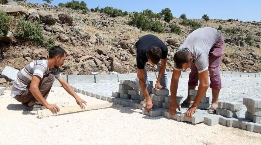 Şehitkamil Seymenli Mahallesi&rsquo;nde Yolları Yeniliyor