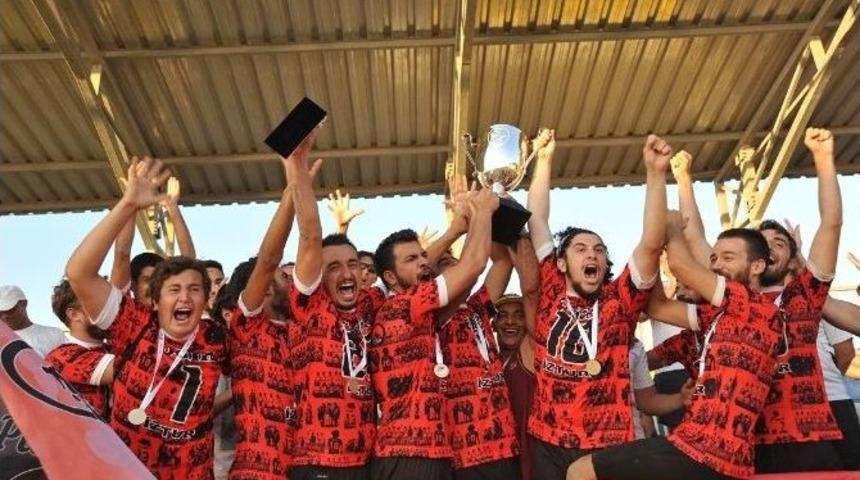 Seferihisar&rsquo;da Plajın Yeni Kralı İztur