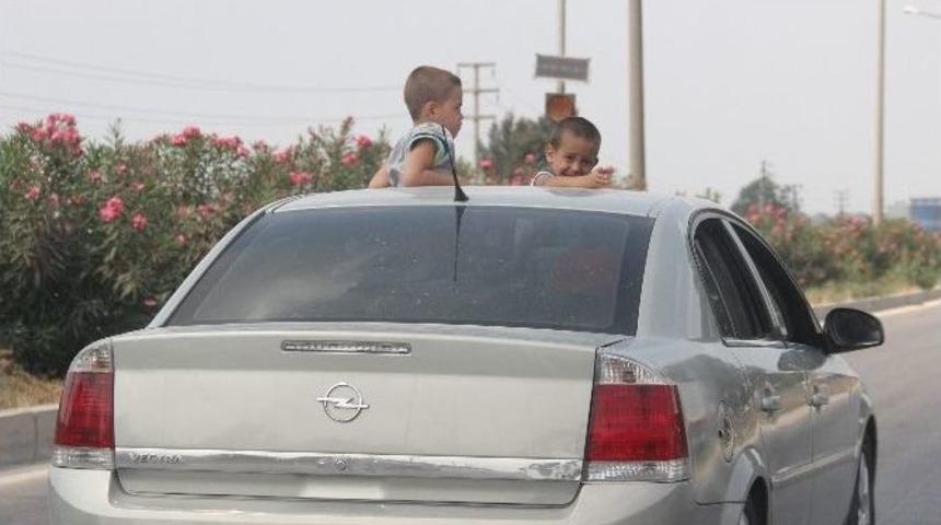 Otomobilde Tehlikeli Yolculuk