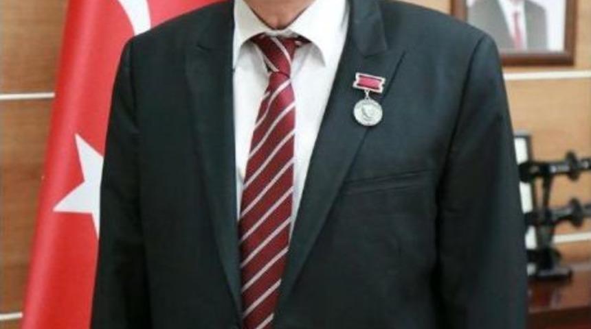 Bolu Belediye Başkanı Yılmaz'a T&uuml;rk D&uuml;nyası' Madalyası