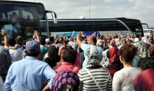 Sivas'ta Hacı Adayları Kutsal Topraklara Uğurlandı