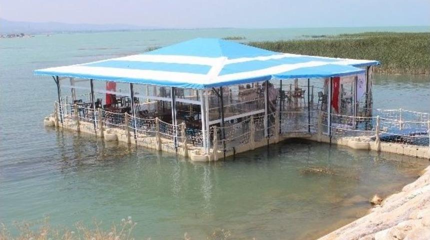 Konya&rsquo;nın Denizinde &rsquo;y&uuml;zer Kafe&rsquo;
