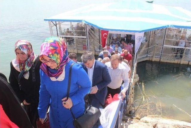 Konya&rsquo;nın Denizinde &rsquo;y&uuml;zer Kafe&rsquo; 1